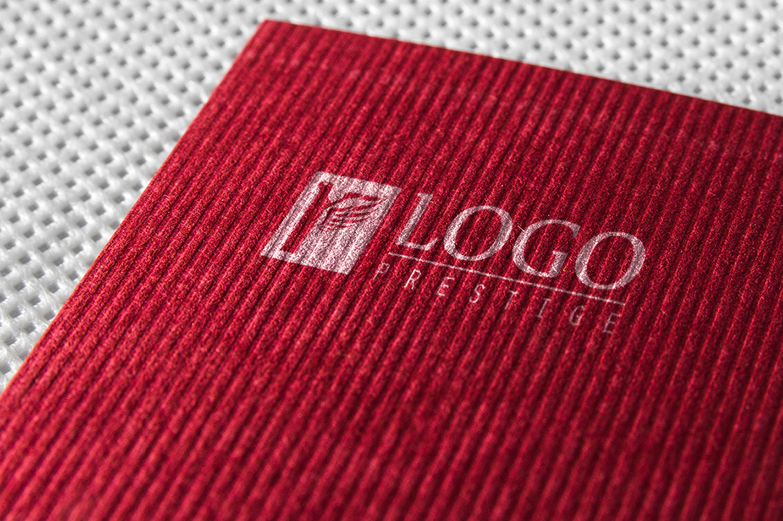 logo prestige blanc carte rouge